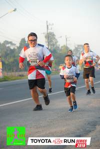 BIB: 6353, 7772, 7998, 2019
                            <button type="button" onclick="openModal(6571994)" class="btn btn-primary btn-sm float-right btn-popup" data-toggle="modal" data-target=".modal-high-quality">
                        <i class="fas fa-shopping-cart"></i> Add to Cart
                    </button>
                                            <button type="button" onclick="isThisMe(6571994, true)" class="btn btn-success btn-sm float-right btn-popup btn-isme hidden" data-toggle="tooltip" data-placement="bottom" title="นี่คือรูปของคุณใช่ไหม คลิกที่นี่เพื่อเอาเข้าอัลบั้ม">
                        <i class="fas fa-plus"></i> Add to album
                    </button>
                    <button type="button" onclick="isThisMe(6571994, false)" class="btn btn-warning btn-sm float-right btn-popup btn-isnotme hidden">
                        <i class="fas fa-ban"></i> Remove from album
                    </button>