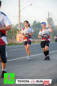 BIB: 091, 3835, 2019
                            <button type="button" onclick="openModal(6571532)" class="btn btn-primary btn-sm float-right btn-popup" data-toggle="modal" data-target=".modal-high-quality">
                        <i class="fas fa-shopping-cart"></i> Add to Cart
                    </button>
                                            <button type="button" onclick="isThisMe(6571532, true)" class="btn btn-success btn-sm float-right btn-popup btn-isme hidden" data-toggle="tooltip" data-placement="bottom" title="นี่คือรูปของคุณใช่ไหม คลิกที่นี่เพื่อเอาเข้าอัลบั้ม">
                        <i class="fas fa-plus"></i> Add to album
                    </button>
                    <button type="button" onclick="isThisMe(6571532, false)" class="btn btn-warning btn-sm float-right btn-popup btn-isnotme hidden">
                        <i class="fas fa-ban"></i> Remove from album
                    </button>