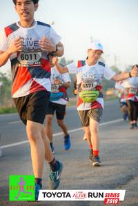 BIB: 6011, 6371, 2019
                            <button type="button" onclick="openModal(6566148)" class="btn btn-primary btn-sm float-right btn-popup" data-toggle="modal" data-target=".modal-high-quality">
                        <i class="fas fa-shopping-cart"></i> Add to Cart
                    </button>
                                            <button type="button" onclick="isThisMe(6566148, true)" class="btn btn-success btn-sm float-right btn-popup btn-isme hidden" data-toggle="tooltip" data-placement="bottom" title="นี่คือรูปของคุณใช่ไหม คลิกที่นี่เพื่อเอาเข้าอัลบั้ม">
                        <i class="fas fa-plus"></i> Add to album
                    </button>
                    <button type="button" onclick="isThisMe(6566148, false)" class="btn btn-warning btn-sm float-right btn-popup btn-isnotme hidden">
                        <i class="fas fa-ban"></i> Remove from album
                    </button>