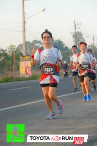 BIB: 3607, 3629, 2019
                            <button type="button" onclick="openModal(6571958)" class="btn btn-primary btn-sm float-right btn-popup" data-toggle="modal" data-target=".modal-high-quality">
                        <i class="fas fa-shopping-cart"></i> Add to Cart
                    </button>
                                            <button type="button" onclick="isThisMe(6571958, true)" class="btn btn-success btn-sm float-right btn-popup btn-isme hidden" data-toggle="tooltip" data-placement="bottom" title="นี่คือรูปของคุณใช่ไหม คลิกที่นี่เพื่อเอาเข้าอัลบั้ม">
                        <i class="fas fa-plus"></i> Add to album
                    </button>
                    <button type="button" onclick="isThisMe(6571958, false)" class="btn btn-warning btn-sm float-right btn-popup btn-isnotme hidden">
                        <i class="fas fa-ban"></i> Remove from album
                    </button>