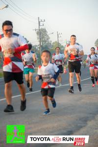 BIB: 663, 6922, 2019
                            <button type="button" onclick="openModal(6571996)" class="btn btn-primary btn-sm float-right btn-popup" data-toggle="modal" data-target=".modal-high-quality">
                        <i class="fas fa-shopping-cart"></i> Add to Cart
                    </button>
                                            <button type="button" onclick="isThisMe(6571996, true)" class="btn btn-success btn-sm float-right btn-popup btn-isme hidden" data-toggle="tooltip" data-placement="bottom" title="นี่คือรูปของคุณใช่ไหม คลิกที่นี่เพื่อเอาเข้าอัลบั้ม">
                        <i class="fas fa-plus"></i> Add to album
                    </button>
                    <button type="button" onclick="isThisMe(6571996, false)" class="btn btn-warning btn-sm float-right btn-popup btn-isnotme hidden">
                        <i class="fas fa-ban"></i> Remove from album
                    </button>