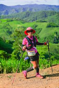 BIB: 4039
                            <button type="button" onclick="openModal(13342097)" class="btn btn-primary btn-sm float-right btn-popup" data-toggle="modal" data-target=".modal-high-quality">
                        <i class="fas fa-shopping-cart"></i> Add to Cart
                    </button>
                                            <button type="button" onclick="isThisMe(13342097, true)" class="btn btn-success btn-sm float-right btn-popup btn-isme hidden" data-toggle="tooltip" data-placement="bottom" title="นี่คือรูปของคุณใช่ไหม คลิกที่นี่เพื่อเอาเข้าอัลบั้ม">
                        <i class="fas fa-plus"></i> Add to album
                    </button>
                    <button type="button" onclick="isThisMe(13342097, false)" class="btn btn-warning btn-sm float-right btn-popup btn-isnotme hidden">
                        <i class="fas fa-ban"></i> Remove from album
                    </button>