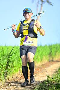 BIB: 4085
                            <button type="button" onclick="openModal(13245740)" class="btn btn-primary btn-sm float-right btn-popup" data-toggle="modal" data-target=".modal-high-quality">
                        <i class="fas fa-shopping-cart"></i> Add to Cart
                    </button>
                                            <button type="button" onclick="isThisMe(13245740, true)" class="btn btn-success btn-sm float-right btn-popup btn-isme hidden" data-toggle="tooltip" data-placement="bottom" title="นี่คือรูปของคุณใช่ไหม คลิกที่นี่เพื่อเอาเข้าอัลบั้ม">
                        <i class="fas fa-plus"></i> Add to album
                    </button>
                    <button type="button" onclick="isThisMe(13245740, false)" class="btn btn-warning btn-sm float-right btn-popup btn-isnotme hidden">
                        <i class="fas fa-ban"></i> Remove from album
                    </button>