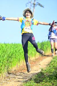 BIB: 413
                            <button type="button" onclick="openModal(13245769)" class="btn btn-primary btn-sm float-right btn-popup" data-toggle="modal" data-target=".modal-high-quality">
                        <i class="fas fa-shopping-cart"></i> Add to Cart
                    </button>
                                            <button type="button" onclick="isThisMe(13245769, true)" class="btn btn-success btn-sm float-right btn-popup btn-isme hidden" data-toggle="tooltip" data-placement="bottom" title="นี่คือรูปของคุณใช่ไหม คลิกที่นี่เพื่อเอาเข้าอัลบั้ม">
                        <i class="fas fa-plus"></i> Add to album
                    </button>
                    <button type="button" onclick="isThisMe(13245769, false)" class="btn btn-warning btn-sm float-right btn-popup btn-isnotme hidden">
                        <i class="fas fa-ban"></i> Remove from album
                    </button>