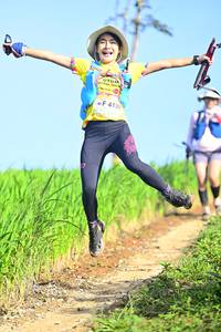 BIB: 413
                            <button type="button" onclick="openModal(13245774)" class="btn btn-primary btn-sm float-right btn-popup" data-toggle="modal" data-target=".modal-high-quality">
                        <i class="fas fa-shopping-cart"></i> Add to Cart
                    </button>
                                            <button type="button" onclick="isThisMe(13245774, true)" class="btn btn-success btn-sm float-right btn-popup btn-isme hidden" data-toggle="tooltip" data-placement="bottom" title="นี่คือรูปของคุณใช่ไหม คลิกที่นี่เพื่อเอาเข้าอัลบั้ม">
                        <i class="fas fa-plus"></i> Add to album
                    </button>
                    <button type="button" onclick="isThisMe(13245774, false)" class="btn btn-warning btn-sm float-right btn-popup btn-isnotme hidden">
                        <i class="fas fa-ban"></i> Remove from album
                    </button>