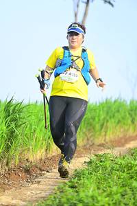 BIB: 4033
                            <button type="button" onclick="openModal(13244358)" class="btn btn-primary btn-sm float-right btn-popup" data-toggle="modal" data-target=".modal-high-quality">
                        <i class="fas fa-shopping-cart"></i> Add to Cart
                    </button>
                                            <button type="button" onclick="isThisMe(13244358, true)" class="btn btn-success btn-sm float-right btn-popup btn-isme hidden" data-toggle="tooltip" data-placement="bottom" title="นี่คือรูปของคุณใช่ไหม คลิกที่นี่เพื่อเอาเข้าอัลบั้ม">
                        <i class="fas fa-plus"></i> Add to album
                    </button>
                    <button type="button" onclick="isThisMe(13244358, false)" class="btn btn-warning btn-sm float-right btn-popup btn-isnotme hidden">
                        <i class="fas fa-ban"></i> Remove from album
                    </button>