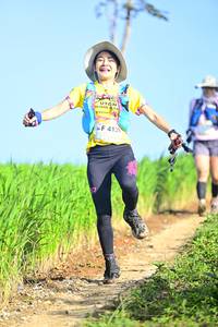 BIB: 413
                            <button type="button" onclick="openModal(13245768)" class="btn btn-primary btn-sm float-right btn-popup" data-toggle="modal" data-target=".modal-high-quality">
                        <i class="fas fa-shopping-cart"></i> Add to Cart
                    </button>
                                            <button type="button" onclick="isThisMe(13245768, true)" class="btn btn-success btn-sm float-right btn-popup btn-isme hidden" data-toggle="tooltip" data-placement="bottom" title="นี่คือรูปของคุณใช่ไหม คลิกที่นี่เพื่อเอาเข้าอัลบั้ม">
                        <i class="fas fa-plus"></i> Add to album
                    </button>
                    <button type="button" onclick="isThisMe(13245768, false)" class="btn btn-warning btn-sm float-right btn-popup btn-isnotme hidden">
                        <i class="fas fa-ban"></i> Remove from album
                    </button>