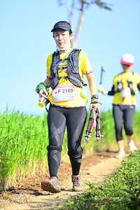 BIB: 2169
                            <button type="button" onclick="openModal(13245939)" class="btn btn-primary btn-sm float-right btn-popup" data-toggle="modal" data-target=".modal-high-quality">
                        <i class="fas fa-shopping-cart"></i> Add to Cart
                    </button>
                                            <button type="button" onclick="isThisMe(13245939, true)" class="btn btn-success btn-sm float-right btn-popup btn-isme hidden" data-toggle="tooltip" data-placement="bottom" title="นี่คือรูปของคุณใช่ไหม คลิกที่นี่เพื่อเอาเข้าอัลบั้ม">
                        <i class="fas fa-plus"></i> Add to album
                    </button>
                    <button type="button" onclick="isThisMe(13245939, false)" class="btn btn-warning btn-sm float-right btn-popup btn-isnotme hidden">
                        <i class="fas fa-ban"></i> Remove from album
                    </button>