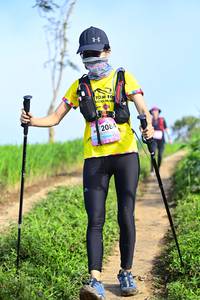 BIB: 100, 2084
                            <button type="button" onclick="openModal(13247973)" class="btn btn-primary btn-sm float-right btn-popup" data-toggle="modal" data-target=".modal-high-quality">
                        <i class="fas fa-shopping-cart"></i> Add to Cart
                    </button>
                                            <button type="button" onclick="isThisMe(13247973, true)" class="btn btn-success btn-sm float-right btn-popup btn-isme hidden" data-toggle="tooltip" data-placement="bottom" title="นี่คือรูปของคุณใช่ไหม คลิกที่นี่เพื่อเอาเข้าอัลบั้ม">
                        <i class="fas fa-plus"></i> Add to album
                    </button>
                    <button type="button" onclick="isThisMe(13247973, false)" class="btn btn-warning btn-sm float-right btn-popup btn-isnotme hidden">
                        <i class="fas fa-ban"></i> Remove from album
                    </button>