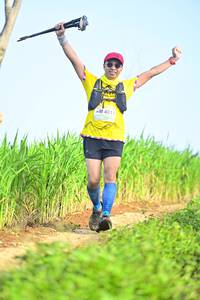 BIB: 4015
                            <button type="button" onclick="openModal(13244875)" class="btn btn-primary btn-sm float-right btn-popup" data-toggle="modal" data-target=".modal-high-quality">
                        <i class="fas fa-shopping-cart"></i> Add to Cart
                    </button>
                                            <button type="button" onclick="isThisMe(13244875, true)" class="btn btn-success btn-sm float-right btn-popup btn-isme hidden" data-toggle="tooltip" data-placement="bottom" title="นี่คือรูปของคุณใช่ไหม คลิกที่นี่เพื่อเอาเข้าอัลบั้ม">
                        <i class="fas fa-plus"></i> Add to album
                    </button>
                    <button type="button" onclick="isThisMe(13244875, false)" class="btn btn-warning btn-sm float-right btn-popup btn-isnotme hidden">
                        <i class="fas fa-ban"></i> Remove from album
                    </button>