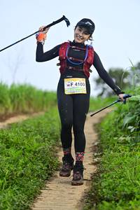 BIB: 4100
                            <button type="button" onclick="openModal(13240248)" class="btn btn-primary btn-sm float-right btn-popup" data-toggle="modal" data-target=".modal-high-quality">
                        <i class="fas fa-shopping-cart"></i> Add to Cart
                    </button>
                                            <button type="button" onclick="isThisMe(13240248, true)" class="btn btn-success btn-sm float-right btn-popup btn-isme hidden" data-toggle="tooltip" data-placement="bottom" title="นี่คือรูปของคุณใช่ไหม คลิกที่นี่เพื่อเอาเข้าอัลบั้ม">
                        <i class="fas fa-plus"></i> Add to album
                    </button>
                    <button type="button" onclick="isThisMe(13240248, false)" class="btn btn-warning btn-sm float-right btn-popup btn-isnotme hidden">
                        <i class="fas fa-ban"></i> Remove from album
                    </button>