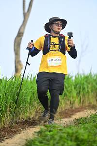 BIB: 4018, 
                            <button type="button" onclick="openModal(13240506)" class="btn btn-primary btn-sm float-right btn-popup" data-toggle="modal" data-target=".modal-high-quality">
                        <i class="fas fa-shopping-cart"></i> Add to Cart
                    </button>
                                            <button type="button" onclick="isThisMe(13240506, true)" class="btn btn-success btn-sm float-right btn-popup btn-isme hidden" data-toggle="tooltip" data-placement="bottom" title="นี่คือรูปของคุณใช่ไหม คลิกที่นี่เพื่อเอาเข้าอัลบั้ม">
                        <i class="fas fa-plus"></i> Add to album
                    </button>
                    <button type="button" onclick="isThisMe(13240506, false)" class="btn btn-warning btn-sm float-right btn-popup btn-isnotme hidden">
                        <i class="fas fa-ban"></i> Remove from album
                    </button>