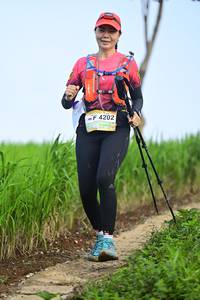 BIB: 4202
                            <button type="button" onclick="openModal(13240327)" class="btn btn-primary btn-sm float-right btn-popup" data-toggle="modal" data-target=".modal-high-quality">
                        <i class="fas fa-shopping-cart"></i> Add to Cart
                    </button>
                                            <button type="button" onclick="isThisMe(13240327, true)" class="btn btn-success btn-sm float-right btn-popup btn-isme hidden" data-toggle="tooltip" data-placement="bottom" title="นี่คือรูปของคุณใช่ไหม คลิกที่นี่เพื่อเอาเข้าอัลบั้ม">
                        <i class="fas fa-plus"></i> Add to album
                    </button>
                    <button type="button" onclick="isThisMe(13240327, false)" class="btn btn-warning btn-sm float-right btn-popup btn-isnotme hidden">
                        <i class="fas fa-ban"></i> Remove from album
                    </button>