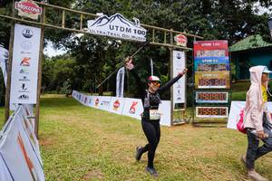 BIB: 100
                            <button type="button" onclick="openModal(13329295)" class="btn btn-primary btn-sm float-right btn-popup" data-toggle="modal" data-target=".modal-high-quality">
                        <i class="fas fa-shopping-cart"></i> Add to Cart
                    </button>
                                            <button type="button" onclick="isThisMe(13329295, true)" class="btn btn-success btn-sm float-right btn-popup btn-isme hidden" data-toggle="tooltip" data-placement="bottom" title="นี่คือรูปของคุณใช่ไหม คลิกที่นี่เพื่อเอาเข้าอัลบั้ม">
                        <i class="fas fa-plus"></i> Add to album
                    </button>
                    <button type="button" onclick="isThisMe(13329295, false)" class="btn btn-warning btn-sm float-right btn-popup btn-isnotme hidden">
                        <i class="fas fa-ban"></i> Remove from album
                    </button>