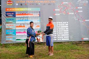 BIB: 100, 900
                            <button type="button" onclick="openModal(13266442)" class="btn btn-primary btn-sm float-right btn-popup" data-toggle="modal" data-target=".modal-high-quality">
                        <i class="fas fa-shopping-cart"></i> Add to Cart
                    </button>
                                            <button type="button" onclick="isThisMe(13266442, true)" class="btn btn-success btn-sm float-right btn-popup btn-isme hidden" data-toggle="tooltip" data-placement="bottom" title="นี่คือรูปของคุณใช่ไหม คลิกที่นี่เพื่อเอาเข้าอัลบั้ม">
                        <i class="fas fa-plus"></i> Add to album
                    </button>
                    <button type="button" onclick="isThisMe(13266442, false)" class="btn btn-warning btn-sm float-right btn-popup btn-isnotme hidden">
                        <i class="fas fa-ban"></i> Remove from album
                    </button>