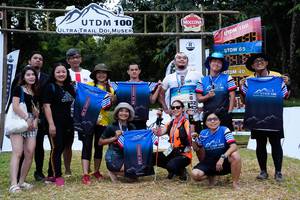 BIB: 100, 
                            <button type="button" onclick="openModal(13336452)" class="btn btn-primary btn-sm float-right btn-popup" data-toggle="modal" data-target=".modal-high-quality">
                        <i class="fas fa-shopping-cart"></i> Add to Cart
                    </button>
                                            <button type="button" onclick="isThisMe(13336452, true)" class="btn btn-success btn-sm float-right btn-popup btn-isme hidden" data-toggle="tooltip" data-placement="bottom" title="นี่คือรูปของคุณใช่ไหม คลิกที่นี่เพื่อเอาเข้าอัลบั้ม">
                        <i class="fas fa-plus"></i> Add to album
                    </button>
                    <button type="button" onclick="isThisMe(13336452, false)" class="btn btn-warning btn-sm float-right btn-popup btn-isnotme hidden">
                        <i class="fas fa-ban"></i> Remove from album
                    </button>