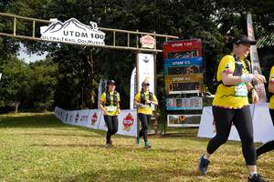 BIB: 100
                            <button type="button" onclick="openModal(13307117)" class="btn btn-primary btn-sm float-right btn-popup" data-toggle="modal" data-target=".modal-high-quality">
                        <i class="fas fa-shopping-cart"></i> Add to Cart
                    </button>
                                            <button type="button" onclick="isThisMe(13307117, true)" class="btn btn-success btn-sm float-right btn-popup btn-isme hidden" data-toggle="tooltip" data-placement="bottom" title="นี่คือรูปของคุณใช่ไหม คลิกที่นี่เพื่อเอาเข้าอัลบั้ม">
                        <i class="fas fa-plus"></i> Add to album
                    </button>
                    <button type="button" onclick="isThisMe(13307117, false)" class="btn btn-warning btn-sm float-right btn-popup btn-isnotme hidden">
                        <i class="fas fa-ban"></i> Remove from album
                    </button>