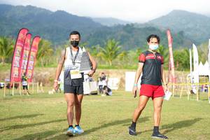 BIB: 320
                            <button type="button" onclick="openModal(18311964)" class="btn btn-primary btn-sm float-right btn-popup" data-toggle="modal" data-target=".modal-high-quality">
                        <i class="fas fa-shopping-cart"></i> Add to Cart
                    </button>
                                            <button type="button" onclick="isThisMe(18311964, true)" class="btn btn-success btn-sm float-right btn-popup btn-isme hidden" data-toggle="tooltip" data-placement="bottom" title="นี่คือรูปของคุณใช่ไหม คลิกที่นี่เพื่อเอาเข้าอัลบั้ม">
                        <i class="fas fa-plus"></i> Add to album
                    </button>
                    <button type="button" onclick="isThisMe(18311964, false)" class="btn btn-warning btn-sm float-right btn-popup btn-isnotme hidden">
                        <i class="fas fa-ban"></i> Remove from album
                    </button>