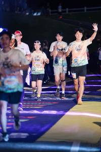 BIB: 
                            <button type="button" onclick="openModal(25217626)" class="btn btn-primary btn-sm float-right btn-popup" data-toggle="modal" data-target=".modal-high-quality">
                        <i class="fas fa-shopping-cart"></i> Add to Cart
                    </button>
                                            <button type="button" onclick="isThisMe(25217626, true)" class="btn btn-success btn-sm float-right btn-popup btn-isme hidden" data-toggle="tooltip" data-placement="bottom" title="นี่คือรูปของคุณใช่ไหม คลิกที่นี่เพื่อเอาเข้าอัลบั้ม">
                        <i class="fas fa-plus"></i> Add to album
                    </button>
                    <button type="button" onclick="isThisMe(25217626, false)" class="btn btn-warning btn-sm float-right btn-popup btn-isnotme hidden">
                        <i class="fas fa-ban"></i> Remove from album
                    </button>