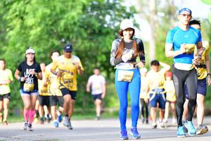 BIB: 068
                            <button type="button" onclick="openModal(5144056)" class="btn btn-primary btn-sm float-right btn-popup" data-toggle="modal" data-target=".modal-high-quality">
                        <i class="fas fa-shopping-cart"></i> Add to Cart
                    </button>
                                            <button type="button" onclick="isThisMe(5144056, true)" class="btn btn-success btn-sm float-right btn-popup btn-isme hidden" data-toggle="tooltip" data-placement="bottom" title="นี่คือรูปของคุณใช่ไหม คลิกที่นี่เพื่อเอาเข้าอัลบั้ม">
                        <i class="fas fa-plus"></i> Add to album
                    </button>
                    <button type="button" onclick="isThisMe(5144056, false)" class="btn btn-warning btn-sm float-right btn-popup btn-isnotme hidden">
                        <i class="fas fa-ban"></i> Remove from album
                    </button>