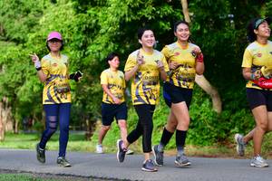 BIB: 0975, 0935, 097
                            <button type="button" onclick="openModal(5145846)" class="btn btn-primary btn-sm float-right btn-popup" data-toggle="modal" data-target=".modal-high-quality">
                        <i class="fas fa-shopping-cart"></i> Add to Cart
                    </button>
                                            <button type="button" onclick="isThisMe(5145846, true)" class="btn btn-success btn-sm float-right btn-popup btn-isme hidden" data-toggle="tooltip" data-placement="bottom" title="นี่คือรูปของคุณใช่ไหม คลิกที่นี่เพื่อเอาเข้าอัลบั้ม">
                        <i class="fas fa-plus"></i> Add to album
                    </button>
                    <button type="button" onclick="isThisMe(5145846, false)" class="btn btn-warning btn-sm float-right btn-popup btn-isnotme hidden">
                        <i class="fas fa-ban"></i> Remove from album
                    </button>