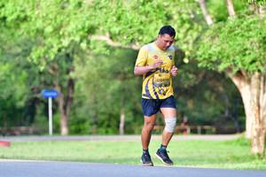 BIB: 809
                            <button type="button" onclick="openModal(5102542)" class="btn btn-primary btn-sm float-right btn-popup" data-toggle="modal" data-target=".modal-high-quality">
                        <i class="fas fa-shopping-cart"></i> Add to Cart
                    </button>
                                            <button type="button" onclick="isThisMe(5102542, true)" class="btn btn-success btn-sm float-right btn-popup btn-isme hidden" data-toggle="tooltip" data-placement="bottom" title="นี่คือรูปของคุณใช่ไหม คลิกที่นี่เพื่อเอาเข้าอัลบั้ม">
                        <i class="fas fa-plus"></i> Add to album
                    </button>
                    <button type="button" onclick="isThisMe(5102542, false)" class="btn btn-warning btn-sm float-right btn-popup btn-isnotme hidden">
                        <i class="fas fa-ban"></i> Remove from album
                    </button>