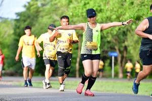 BIB: 1292, 0150
                            <button type="button" onclick="openModal(5144263)" class="btn btn-primary btn-sm float-right btn-popup" data-toggle="modal" data-target=".modal-high-quality">
                        <i class="fas fa-shopping-cart"></i> Add to Cart
                    </button>
                                            <button type="button" onclick="isThisMe(5144263, true)" class="btn btn-success btn-sm float-right btn-popup btn-isme hidden" data-toggle="tooltip" data-placement="bottom" title="นี่คือรูปของคุณใช่ไหม คลิกที่นี่เพื่อเอาเข้าอัลบั้ม">
                        <i class="fas fa-plus"></i> Add to album
                    </button>
                    <button type="button" onclick="isThisMe(5144263, false)" class="btn btn-warning btn-sm float-right btn-popup btn-isnotme hidden">
                        <i class="fas fa-ban"></i> Remove from album
                    </button>