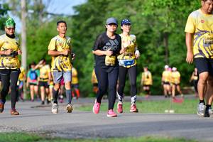 BIB: 019, 024
                            <button type="button" onclick="openModal(5148763)" class="btn btn-primary btn-sm float-right btn-popup" data-toggle="modal" data-target=".modal-high-quality">
                        <i class="fas fa-shopping-cart"></i> Add to Cart
                    </button>
                                            <button type="button" onclick="isThisMe(5148763, true)" class="btn btn-success btn-sm float-right btn-popup btn-isme hidden" data-toggle="tooltip" data-placement="bottom" title="นี่คือรูปของคุณใช่ไหม คลิกที่นี่เพื่อเอาเข้าอัลบั้ม">
                        <i class="fas fa-plus"></i> Add to album
                    </button>
                    <button type="button" onclick="isThisMe(5148763, false)" class="btn btn-warning btn-sm float-right btn-popup btn-isnotme hidden">
                        <i class="fas fa-ban"></i> Remove from album
                    </button>