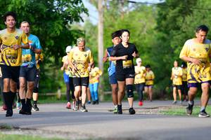 BIB: 0199
                            <button type="button" onclick="openModal(5144575)" class="btn btn-primary btn-sm float-right btn-popup" data-toggle="modal" data-target=".modal-high-quality">
                        <i class="fas fa-shopping-cart"></i> Add to Cart
                    </button>
                                            <button type="button" onclick="isThisMe(5144575, true)" class="btn btn-success btn-sm float-right btn-popup btn-isme hidden" data-toggle="tooltip" data-placement="bottom" title="นี่คือรูปของคุณใช่ไหม คลิกที่นี่เพื่อเอาเข้าอัลบั้ม">
                        <i class="fas fa-plus"></i> Add to album
                    </button>
                    <button type="button" onclick="isThisMe(5144575, false)" class="btn btn-warning btn-sm float-right btn-popup btn-isnotme hidden">
                        <i class="fas fa-ban"></i> Remove from album
                    </button>