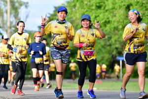 BIB: 563, 0706, 0565, 0291
                            <button type="button" onclick="openModal(5145718)" class="btn btn-primary btn-sm float-right btn-popup" data-toggle="modal" data-target=".modal-high-quality">
                        <i class="fas fa-shopping-cart"></i> Add to Cart
                    </button>
                                            <button type="button" onclick="isThisMe(5145718, true)" class="btn btn-success btn-sm float-right btn-popup btn-isme hidden" data-toggle="tooltip" data-placement="bottom" title="นี่คือรูปของคุณใช่ไหม คลิกที่นี่เพื่อเอาเข้าอัลบั้ม">
                        <i class="fas fa-plus"></i> Add to album
                    </button>
                    <button type="button" onclick="isThisMe(5145718, false)" class="btn btn-warning btn-sm float-right btn-popup btn-isnotme hidden">
                        <i class="fas fa-ban"></i> Remove from album
                    </button>