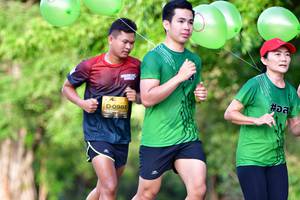 BIB: 0988
                            <button type="button" onclick="openModal(5102606)" class="btn btn-primary btn-sm float-right btn-popup" data-toggle="modal" data-target=".modal-high-quality">
                        <i class="fas fa-shopping-cart"></i> Add to Cart
                    </button>
                                            <button type="button" onclick="isThisMe(5102606, true)" class="btn btn-success btn-sm float-right btn-popup btn-isme hidden" data-toggle="tooltip" data-placement="bottom" title="นี่คือรูปของคุณใช่ไหม คลิกที่นี่เพื่อเอาเข้าอัลบั้ม">
                        <i class="fas fa-plus"></i> Add to album
                    </button>
                    <button type="button" onclick="isThisMe(5102606, false)" class="btn btn-warning btn-sm float-right btn-popup btn-isnotme hidden">
                        <i class="fas fa-ban"></i> Remove from album
                    </button>