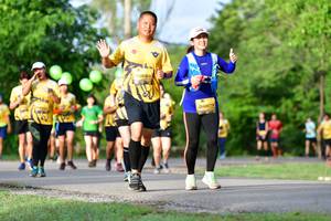 BIB: 0880, 0879
                            <button type="button" onclick="openModal(5145120)" class="btn btn-primary btn-sm float-right btn-popup" data-toggle="modal" data-target=".modal-high-quality">
                        <i class="fas fa-shopping-cart"></i> Add to Cart
                    </button>
                                            <button type="button" onclick="isThisMe(5145120, true)" class="btn btn-success btn-sm float-right btn-popup btn-isme hidden" data-toggle="tooltip" data-placement="bottom" title="นี่คือรูปของคุณใช่ไหม คลิกที่นี่เพื่อเอาเข้าอัลบั้ม">
                        <i class="fas fa-plus"></i> Add to album
                    </button>
                    <button type="button" onclick="isThisMe(5145120, false)" class="btn btn-warning btn-sm float-right btn-popup btn-isnotme hidden">
                        <i class="fas fa-ban"></i> Remove from album
                    </button>