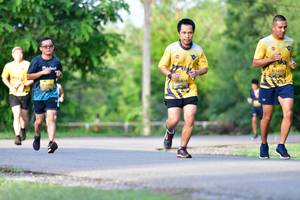 BIB: 1213, 0404
                            <button type="button" onclick="openModal(5101938)" class="btn btn-primary btn-sm float-right btn-popup" data-toggle="modal" data-target=".modal-high-quality">
                        <i class="fas fa-shopping-cart"></i> Add to Cart
                    </button>
                                            <button type="button" onclick="isThisMe(5101938, true)" class="btn btn-success btn-sm float-right btn-popup btn-isme hidden" data-toggle="tooltip" data-placement="bottom" title="นี่คือรูปของคุณใช่ไหม คลิกที่นี่เพื่อเอาเข้าอัลบั้ม">
                        <i class="fas fa-plus"></i> Add to album
                    </button>
                    <button type="button" onclick="isThisMe(5101938, false)" class="btn btn-warning btn-sm float-right btn-popup btn-isnotme hidden">
                        <i class="fas fa-ban"></i> Remove from album
                    </button>