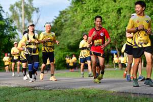 BIB: 882, 0914
                            <button type="button" onclick="openModal(5146473)" class="btn btn-primary btn-sm float-right btn-popup" data-toggle="modal" data-target=".modal-high-quality">
                        <i class="fas fa-shopping-cart"></i> Add to Cart
                    </button>
                                            <button type="button" onclick="isThisMe(5146473, true)" class="btn btn-success btn-sm float-right btn-popup btn-isme hidden" data-toggle="tooltip" data-placement="bottom" title="นี่คือรูปของคุณใช่ไหม คลิกที่นี่เพื่อเอาเข้าอัลบั้ม">
                        <i class="fas fa-plus"></i> Add to album
                    </button>
                    <button type="button" onclick="isThisMe(5146473, false)" class="btn btn-warning btn-sm float-right btn-popup btn-isnotme hidden">
                        <i class="fas fa-ban"></i> Remove from album
                    </button>