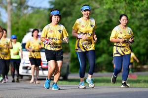 BIB: 0239, 0099
                            <button type="button" onclick="openModal(5146706)" class="btn btn-primary btn-sm float-right btn-popup" data-toggle="modal" data-target=".modal-high-quality">
                        <i class="fas fa-shopping-cart"></i> Add to Cart
                    </button>
                                            <button type="button" onclick="isThisMe(5146706, true)" class="btn btn-success btn-sm float-right btn-popup btn-isme hidden" data-toggle="tooltip" data-placement="bottom" title="นี่คือรูปของคุณใช่ไหม คลิกที่นี่เพื่อเอาเข้าอัลบั้ม">
                        <i class="fas fa-plus"></i> Add to album
                    </button>
                    <button type="button" onclick="isThisMe(5146706, false)" class="btn btn-warning btn-sm float-right btn-popup btn-isnotme hidden">
                        <i class="fas fa-ban"></i> Remove from album
                    </button>