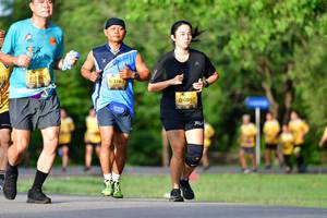 BIB: 1183, 0957
                            <button type="button" onclick="openModal(5144589)" class="btn btn-primary btn-sm float-right btn-popup" data-toggle="modal" data-target=".modal-high-quality">
                        <i class="fas fa-shopping-cart"></i> Add to Cart
                    </button>
                                            <button type="button" onclick="isThisMe(5144589, true)" class="btn btn-success btn-sm float-right btn-popup btn-isme hidden" data-toggle="tooltip" data-placement="bottom" title="นี่คือรูปของคุณใช่ไหม คลิกที่นี่เพื่อเอาเข้าอัลบั้ม">
                        <i class="fas fa-plus"></i> Add to album
                    </button>
                    <button type="button" onclick="isThisMe(5144589, false)" class="btn btn-warning btn-sm float-right btn-popup btn-isnotme hidden">
                        <i class="fas fa-ban"></i> Remove from album
                    </button>