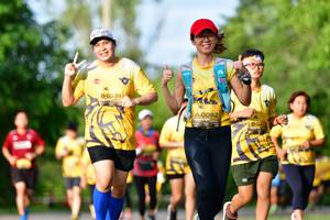 BIB: 0339, 0092, 027
                            <button type="button" onclick="openModal(5144541)" class="btn btn-primary btn-sm float-right btn-popup" data-toggle="modal" data-target=".modal-high-quality">
                        <i class="fas fa-shopping-cart"></i> Add to Cart
                    </button>
                                            <button type="button" onclick="isThisMe(5144541, true)" class="btn btn-success btn-sm float-right btn-popup btn-isme hidden" data-toggle="tooltip" data-placement="bottom" title="นี่คือรูปของคุณใช่ไหม คลิกที่นี่เพื่อเอาเข้าอัลบั้ม">
                        <i class="fas fa-plus"></i> Add to album
                    </button>
                    <button type="button" onclick="isThisMe(5144541, false)" class="btn btn-warning btn-sm float-right btn-popup btn-isnotme hidden">
                        <i class="fas fa-ban"></i> Remove from album
                    </button>