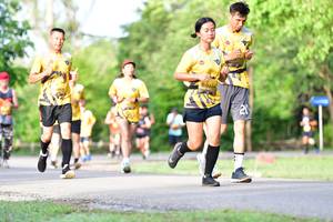 BIB: 0424
                            <button type="button" onclick="openModal(5143981)" class="btn btn-primary btn-sm float-right btn-popup" data-toggle="modal" data-target=".modal-high-quality">
                        <i class="fas fa-shopping-cart"></i> Add to Cart
                    </button>
                                            <button type="button" onclick="isThisMe(5143981, true)" class="btn btn-success btn-sm float-right btn-popup btn-isme hidden" data-toggle="tooltip" data-placement="bottom" title="นี่คือรูปของคุณใช่ไหม คลิกที่นี่เพื่อเอาเข้าอัลบั้ม">
                        <i class="fas fa-plus"></i> Add to album
                    </button>
                    <button type="button" onclick="isThisMe(5143981, false)" class="btn btn-warning btn-sm float-right btn-popup btn-isnotme hidden">
                        <i class="fas fa-ban"></i> Remove from album
                    </button>