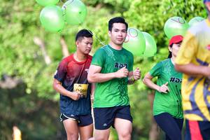 BIB: 098
                            <button type="button" onclick="openModal(5102596)" class="btn btn-primary btn-sm float-right btn-popup" data-toggle="modal" data-target=".modal-high-quality">
                        <i class="fas fa-shopping-cart"></i> Add to Cart
                    </button>
                                            <button type="button" onclick="isThisMe(5102596, true)" class="btn btn-success btn-sm float-right btn-popup btn-isme hidden" data-toggle="tooltip" data-placement="bottom" title="นี่คือรูปของคุณใช่ไหม คลิกที่นี่เพื่อเอาเข้าอัลบั้ม">
                        <i class="fas fa-plus"></i> Add to album
                    </button>
                    <button type="button" onclick="isThisMe(5102596, false)" class="btn btn-warning btn-sm float-right btn-popup btn-isnotme hidden">
                        <i class="fas fa-ban"></i> Remove from album
                    </button>