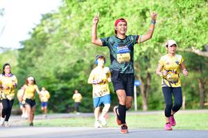 BIB: 1093, 0121
                            <button type="button" onclick="openModal(5103495)" class="btn btn-primary btn-sm float-right btn-popup" data-toggle="modal" data-target=".modal-high-quality">
                        <i class="fas fa-shopping-cart"></i> Add to Cart
                    </button>
                                            <button type="button" onclick="isThisMe(5103495, true)" class="btn btn-success btn-sm float-right btn-popup btn-isme hidden" data-toggle="tooltip" data-placement="bottom" title="นี่คือรูปของคุณใช่ไหม คลิกที่นี่เพื่อเอาเข้าอัลบั้ม">
                        <i class="fas fa-plus"></i> Add to album
                    </button>
                    <button type="button" onclick="isThisMe(5103495, false)" class="btn btn-warning btn-sm float-right btn-popup btn-isnotme hidden">
                        <i class="fas fa-ban"></i> Remove from album
                    </button>