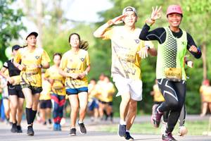 BIB: 2875, 0214
                            <button type="button" onclick="openModal(5144034)" class="btn btn-primary btn-sm float-right btn-popup" data-toggle="modal" data-target=".modal-high-quality">
                        <i class="fas fa-shopping-cart"></i> Add to Cart
                    </button>
                                            <button type="button" onclick="isThisMe(5144034, true)" class="btn btn-success btn-sm float-right btn-popup btn-isme hidden" data-toggle="tooltip" data-placement="bottom" title="นี่คือรูปของคุณใช่ไหม คลิกที่นี่เพื่อเอาเข้าอัลบั้ม">
                        <i class="fas fa-plus"></i> Add to album
                    </button>
                    <button type="button" onclick="isThisMe(5144034, false)" class="btn btn-warning btn-sm float-right btn-popup btn-isnotme hidden">
                        <i class="fas fa-ban"></i> Remove from album
                    </button>