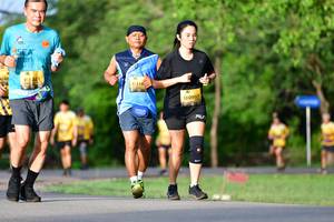 BIB: 118, 0957
                            <button type="button" onclick="openModal(5144585)" class="btn btn-primary btn-sm float-right btn-popup" data-toggle="modal" data-target=".modal-high-quality">
                        <i class="fas fa-shopping-cart"></i> Add to Cart
                    </button>
                                            <button type="button" onclick="isThisMe(5144585, true)" class="btn btn-success btn-sm float-right btn-popup btn-isme hidden" data-toggle="tooltip" data-placement="bottom" title="นี่คือรูปของคุณใช่ไหม คลิกที่นี่เพื่อเอาเข้าอัลบั้ม">
                        <i class="fas fa-plus"></i> Add to album
                    </button>
                    <button type="button" onclick="isThisMe(5144585, false)" class="btn btn-warning btn-sm float-right btn-popup btn-isnotme hidden">
                        <i class="fas fa-ban"></i> Remove from album
                    </button>