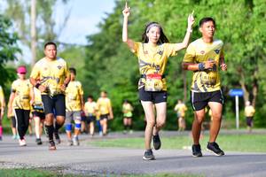 BIB: 1140
                            <button type="button" onclick="openModal(5145982)" class="btn btn-primary btn-sm float-right btn-popup" data-toggle="modal" data-target=".modal-high-quality">
                        <i class="fas fa-shopping-cart"></i> Add to Cart
                    </button>
                                            <button type="button" onclick="isThisMe(5145982, true)" class="btn btn-success btn-sm float-right btn-popup btn-isme hidden" data-toggle="tooltip" data-placement="bottom" title="นี่คือรูปของคุณใช่ไหม คลิกที่นี่เพื่อเอาเข้าอัลบั้ม">
                        <i class="fas fa-plus"></i> Add to album
                    </button>
                    <button type="button" onclick="isThisMe(5145982, false)" class="btn btn-warning btn-sm float-right btn-popup btn-isnotme hidden">
                        <i class="fas fa-ban"></i> Remove from album
                    </button>