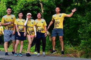 BIB: 051, 524, 0647, 0050, 0105
                            <button type="button" onclick="openModal(5147017)" class="btn btn-primary btn-sm float-right btn-popup" data-toggle="modal" data-target=".modal-high-quality">
                        <i class="fas fa-shopping-cart"></i> Add to Cart
                    </button>
                                            <button type="button" onclick="isThisMe(5147017, true)" class="btn btn-success btn-sm float-right btn-popup btn-isme hidden" data-toggle="tooltip" data-placement="bottom" title="นี่คือรูปของคุณใช่ไหม คลิกที่นี่เพื่อเอาเข้าอัลบั้ม">
                        <i class="fas fa-plus"></i> Add to album
                    </button>
                    <button type="button" onclick="isThisMe(5147017, false)" class="btn btn-warning btn-sm float-right btn-popup btn-isnotme hidden">
                        <i class="fas fa-ban"></i> Remove from album
                    </button>