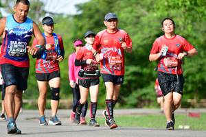 BIB: 0127, 0286, 0344, 0350, 0255
                            <button type="button" onclick="openModal(5150499)" class="btn btn-primary btn-sm float-right btn-popup" data-toggle="modal" data-target=".modal-high-quality">
                        <i class="fas fa-shopping-cart"></i> Add to Cart
                    </button>
                                            <button type="button" onclick="isThisMe(5150499, true)" class="btn btn-success btn-sm float-right btn-popup btn-isme hidden" data-toggle="tooltip" data-placement="bottom" title="นี่คือรูปของคุณใช่ไหม คลิกที่นี่เพื่อเอาเข้าอัลบั้ม">
                        <i class="fas fa-plus"></i> Add to album
                    </button>
                    <button type="button" onclick="isThisMe(5150499, false)" class="btn btn-warning btn-sm float-right btn-popup btn-isnotme hidden">
                        <i class="fas fa-ban"></i> Remove from album
                    </button>