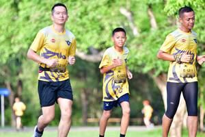 BIB: 1214, 1211, 122
                            <button type="button" onclick="openModal(5143960)" class="btn btn-primary btn-sm float-right btn-popup" data-toggle="modal" data-target=".modal-high-quality">
                        <i class="fas fa-shopping-cart"></i> Add to Cart
                    </button>
                                            <button type="button" onclick="isThisMe(5143960, true)" class="btn btn-success btn-sm float-right btn-popup btn-isme hidden" data-toggle="tooltip" data-placement="bottom" title="นี่คือรูปของคุณใช่ไหม คลิกที่นี่เพื่อเอาเข้าอัลบั้ม">
                        <i class="fas fa-plus"></i> Add to album
                    </button>
                    <button type="button" onclick="isThisMe(5143960, false)" class="btn btn-warning btn-sm float-right btn-popup btn-isnotme hidden">
                        <i class="fas fa-ban"></i> Remove from album
                    </button>