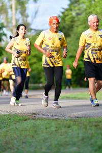 BIB: 1088, 1090, 032
                            <button type="button" onclick="openModal(5144933)" class="btn btn-primary btn-sm float-right btn-popup" data-toggle="modal" data-target=".modal-high-quality">
                        <i class="fas fa-shopping-cart"></i> Add to Cart
                    </button>
                                            <button type="button" onclick="isThisMe(5144933, true)" class="btn btn-success btn-sm float-right btn-popup btn-isme hidden" data-toggle="tooltip" data-placement="bottom" title="นี่คือรูปของคุณใช่ไหม คลิกที่นี่เพื่อเอาเข้าอัลบั้ม">
                        <i class="fas fa-plus"></i> Add to album
                    </button>
                    <button type="button" onclick="isThisMe(5144933, false)" class="btn btn-warning btn-sm float-right btn-popup btn-isnotme hidden">
                        <i class="fas fa-ban"></i> Remove from album
                    </button>