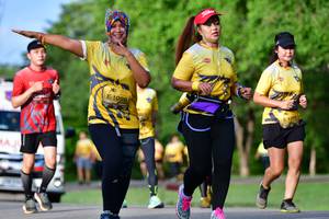 BIB: 1096, 186
                            <button type="button" onclick="openModal(5146728)" class="btn btn-primary btn-sm float-right btn-popup" data-toggle="modal" data-target=".modal-high-quality">
                        <i class="fas fa-shopping-cart"></i> Add to Cart
                    </button>
                                            <button type="button" onclick="isThisMe(5146728, true)" class="btn btn-success btn-sm float-right btn-popup btn-isme hidden" data-toggle="tooltip" data-placement="bottom" title="นี่คือรูปของคุณใช่ไหม คลิกที่นี่เพื่อเอาเข้าอัลบั้ม">
                        <i class="fas fa-plus"></i> Add to album
                    </button>
                    <button type="button" onclick="isThisMe(5146728, false)" class="btn btn-warning btn-sm float-right btn-popup btn-isnotme hidden">
                        <i class="fas fa-ban"></i> Remove from album
                    </button>