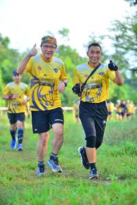 BIB: 0857, 911
                            <button type="button" onclick="openModal(4945662)" class="btn btn-primary btn-sm float-right btn-popup" data-toggle="modal" data-target=".modal-high-quality">
                        <i class="fas fa-shopping-cart"></i> Add to Cart
                    </button>
                                            <button type="button" onclick="isThisMe(4945662, true)" class="btn btn-success btn-sm float-right btn-popup btn-isme hidden" data-toggle="tooltip" data-placement="bottom" title="นี่คือรูปของคุณใช่ไหม คลิกที่นี่เพื่อเอาเข้าอัลบั้ม">
                        <i class="fas fa-plus"></i> Add to album
                    </button>
                    <button type="button" onclick="isThisMe(4945662, false)" class="btn btn-warning btn-sm float-right btn-popup btn-isnotme hidden">
                        <i class="fas fa-ban"></i> Remove from album
                    </button>