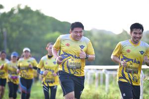 BIB: 0334, 0390, 
                            <button type="button" onclick="openModal(5133649)" class="btn btn-primary btn-sm float-right btn-popup" data-toggle="modal" data-target=".modal-high-quality">
                        <i class="fas fa-shopping-cart"></i> Add to Cart
                    </button>
                                            <button type="button" onclick="isThisMe(5133649, true)" class="btn btn-success btn-sm float-right btn-popup btn-isme hidden" data-toggle="tooltip" data-placement="bottom" title="นี่คือรูปของคุณใช่ไหม คลิกที่นี่เพื่อเอาเข้าอัลบั้ม">
                        <i class="fas fa-plus"></i> Add to album
                    </button>
                    <button type="button" onclick="isThisMe(5133649, false)" class="btn btn-warning btn-sm float-right btn-popup btn-isnotme hidden">
                        <i class="fas fa-ban"></i> Remove from album
                    </button>